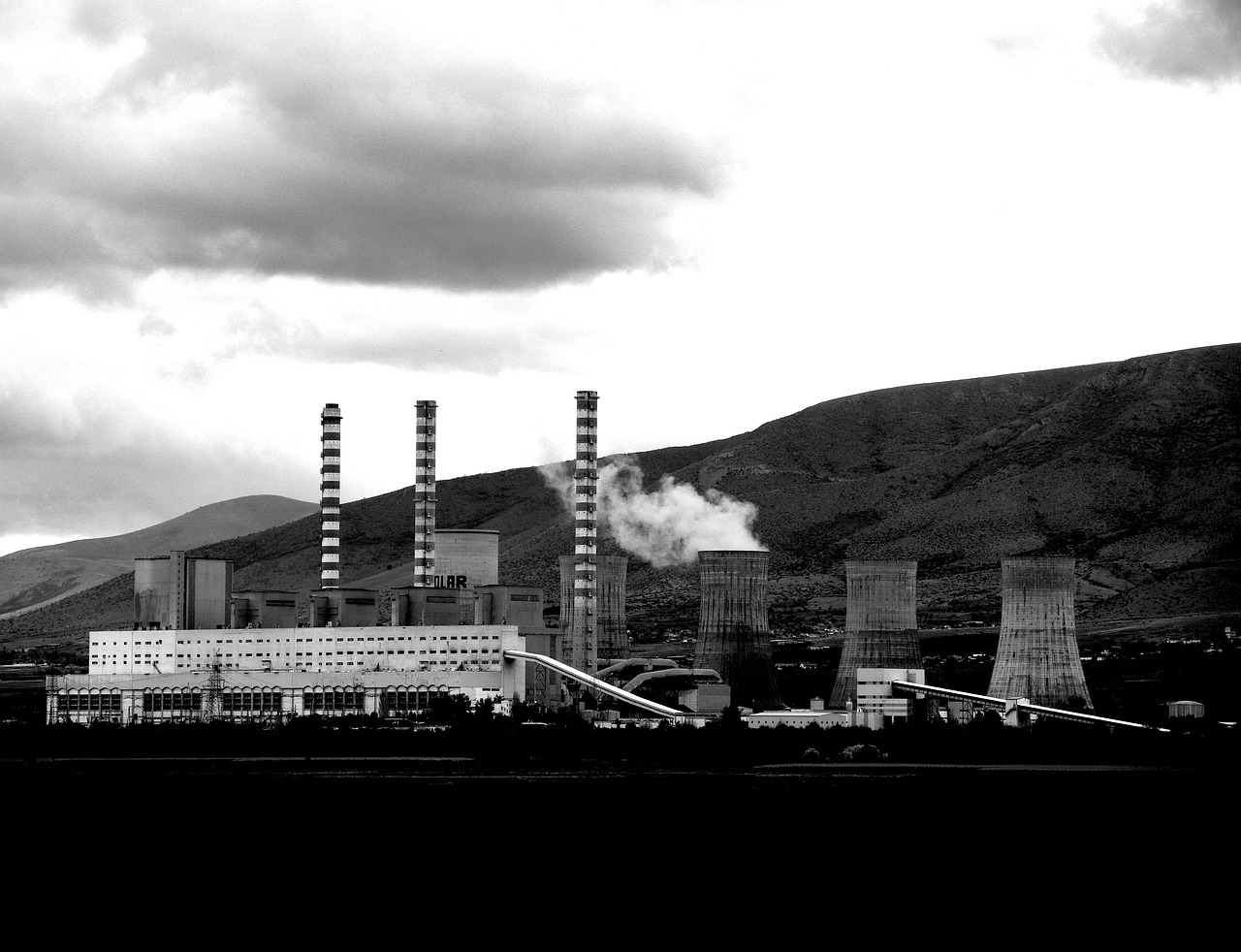 power-factory, Image by Tasos Lekkas from Pixabay